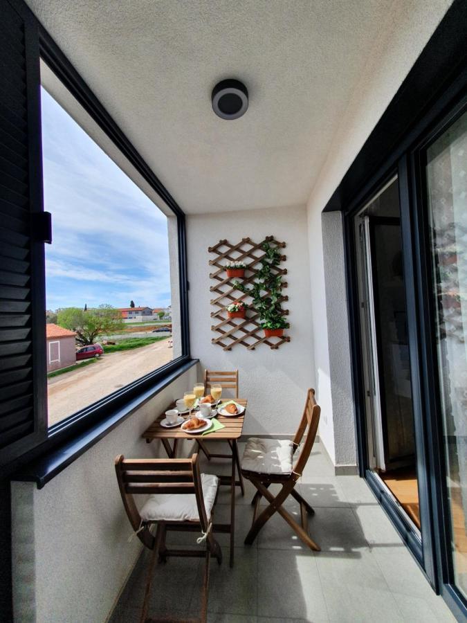 Апартаменты Apartament Mia Bella Пула Экстерьер фото
